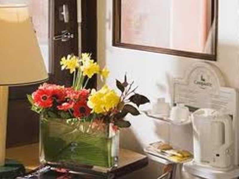 ก็องปานีล อาร์รา แซ็ง นิโกลา Hotel Saint-Nicolas  ภายนอก รูปภาพ